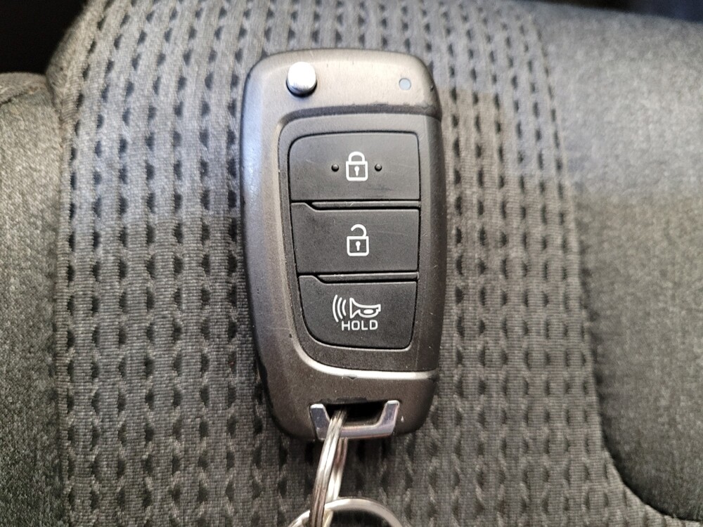 2020 Hyundai Santa Fe in Louisville, KY 40258 - 18139285 32