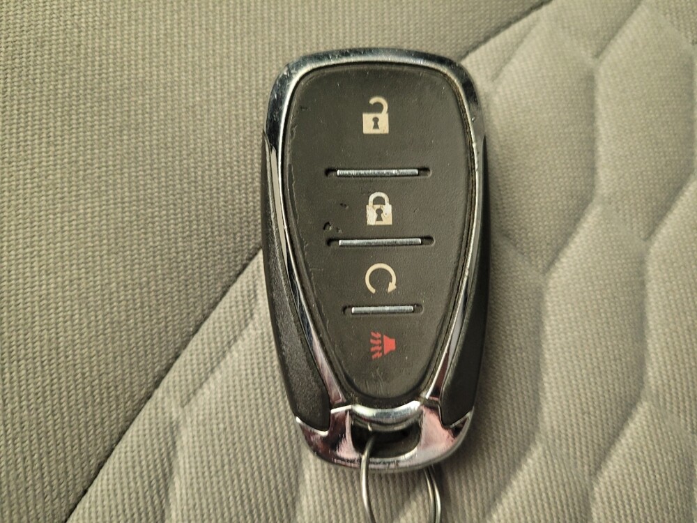 2021 Chevrolet Equinox in Columbus, OH 43228 - 18139293 32