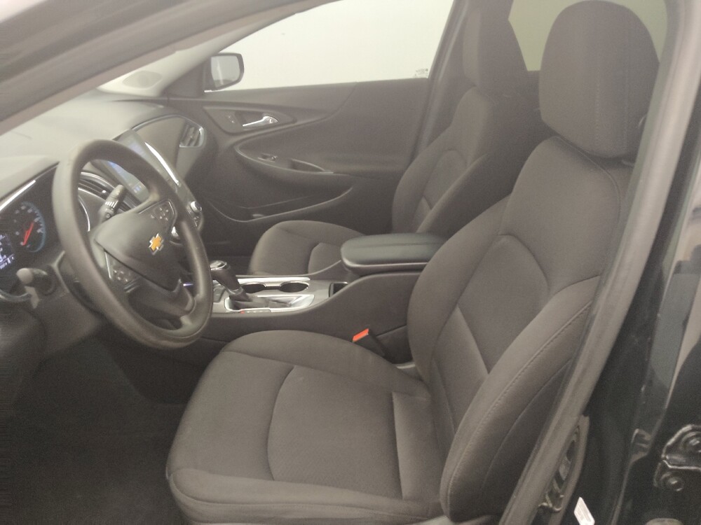 2019 Chevrolet Malibu in Houston, TX 77060 - 18139299 17