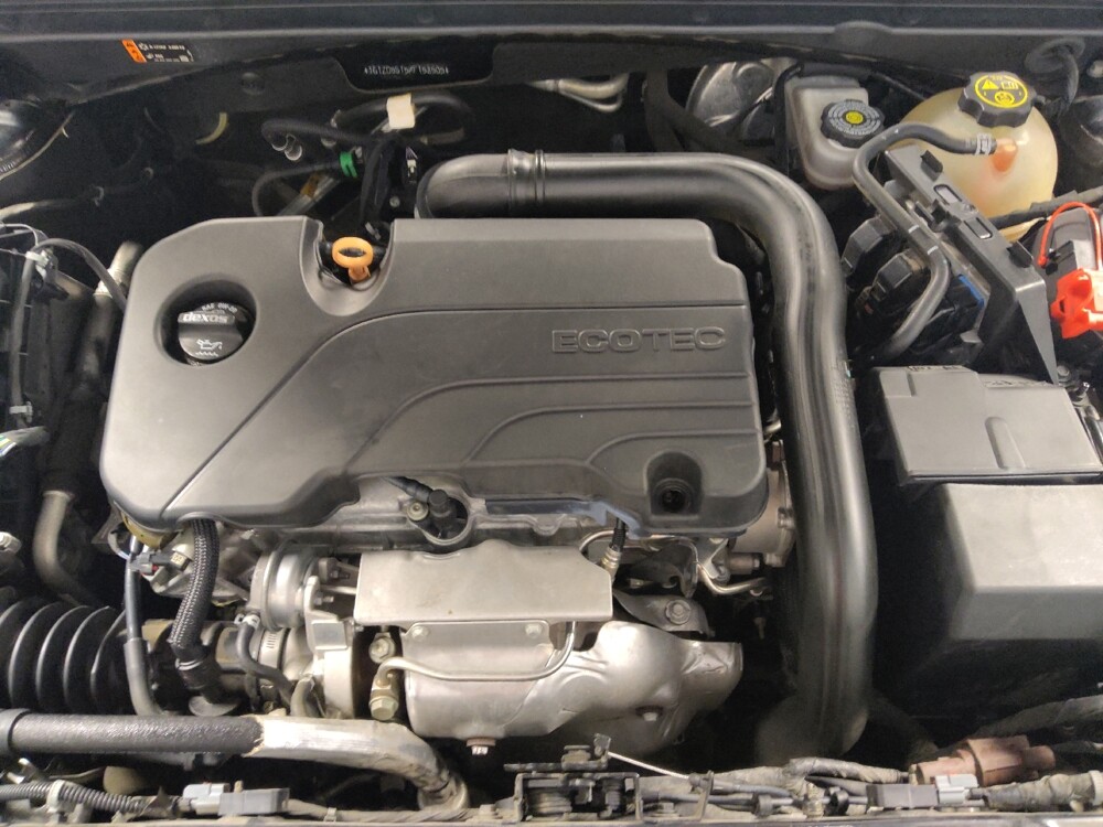 2019 Chevrolet Malibu in Houston, TX 77060 - 18139299 30