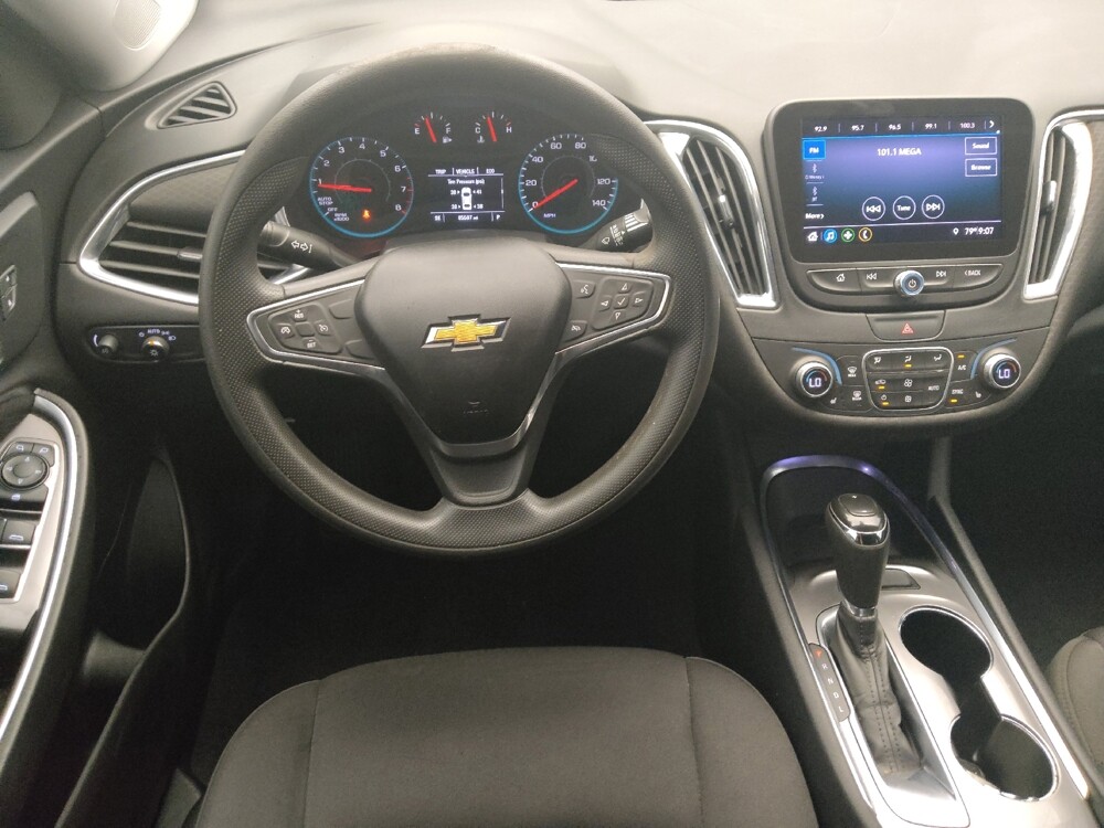 2019 Chevrolet Malibu in Houston, TX 77060 - 18139299 22