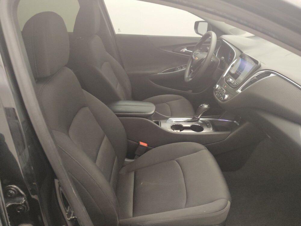 2019 Chevrolet Malibu in Houston, TX 77060 - 18139299 21