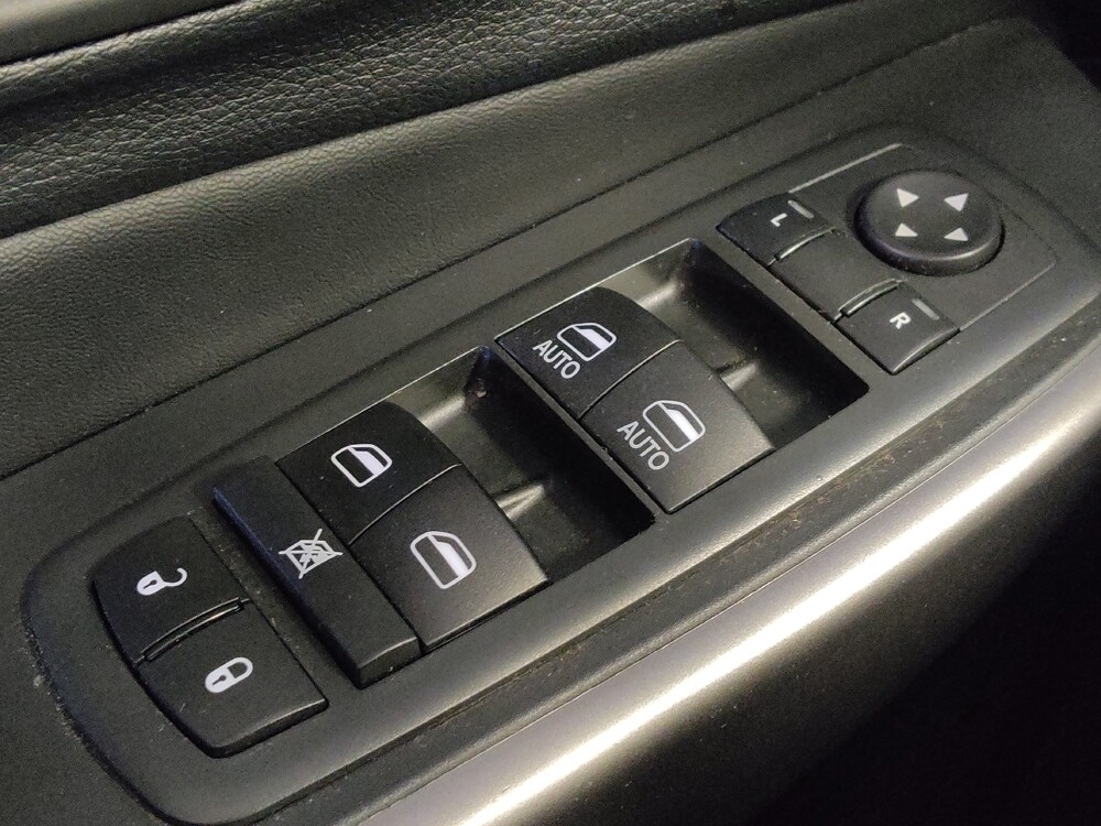 2020 Jeep Cherokee in Houston, TX 77060 - 18139300 27