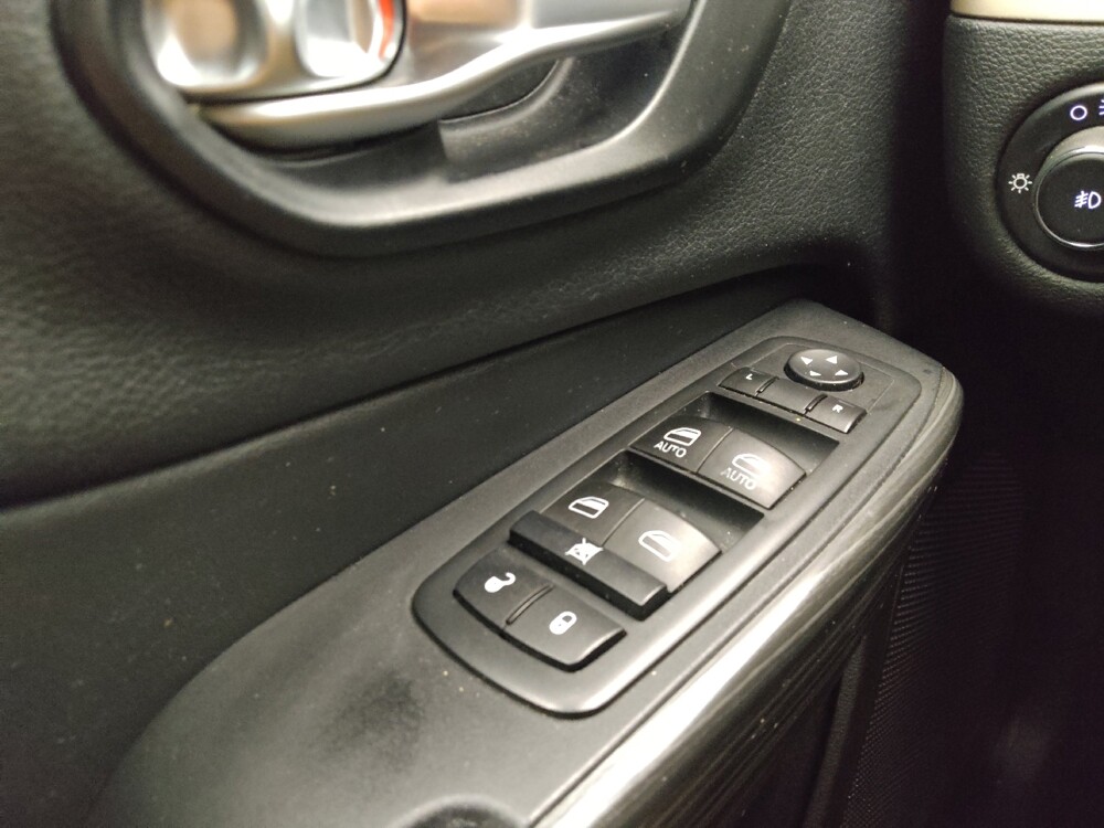 2015 Jeep Cherokee in Des Moines, IA 50310 - 18139303 27