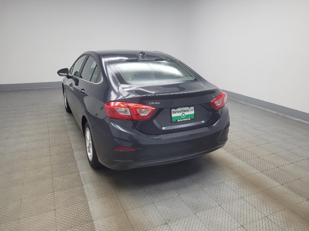 2017 Chevrolet Cruze in Ft Wayne, IN 46805 - 18139304 5