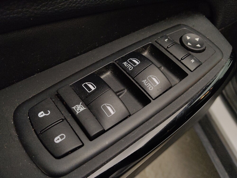 2019 Jeep Cherokee in Lakewood, CO 80215 - 18139314 27