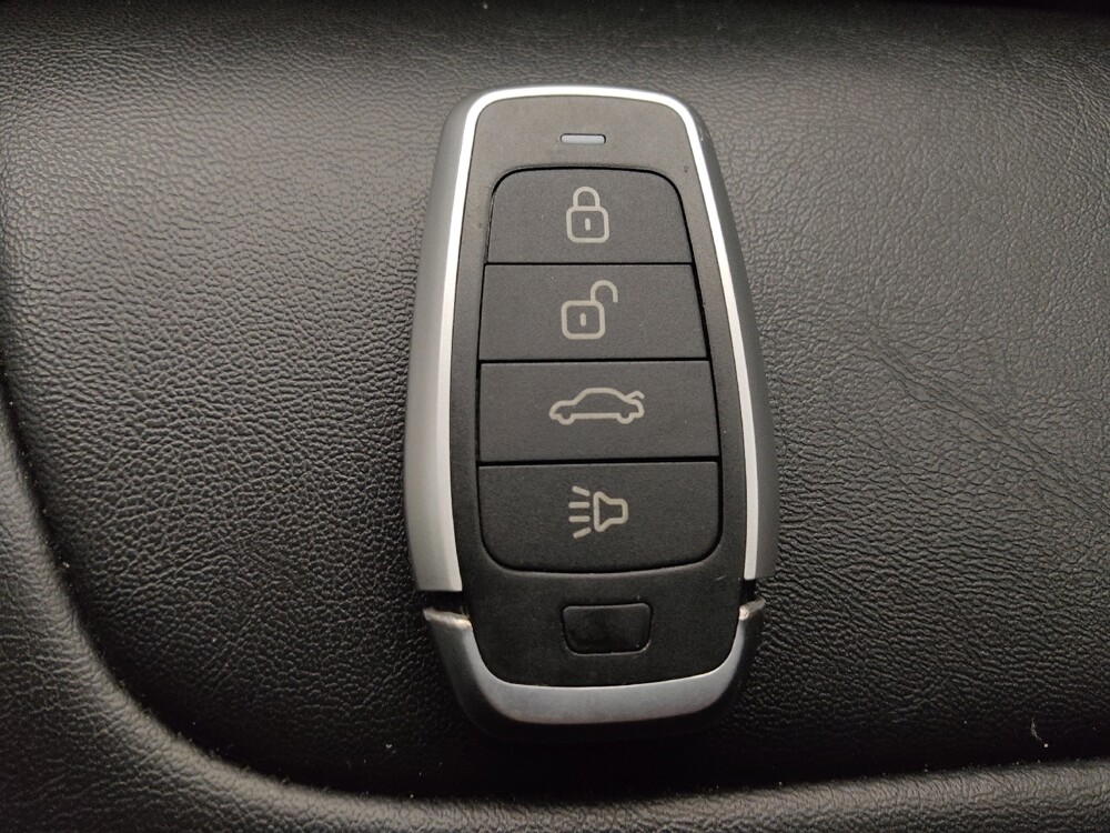 2019 Jeep Cherokee in Lakewood, CO 80215 - 18139314 32