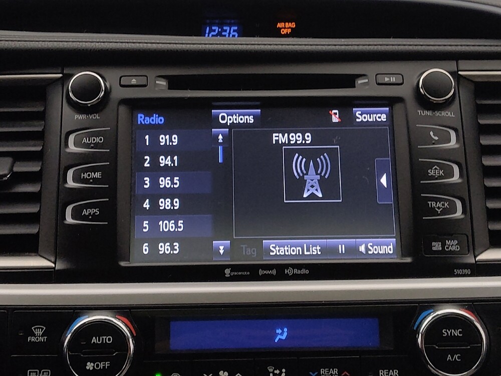 2019 Toyota Highlander in St. Louis, MO 63136 - 18139321 25