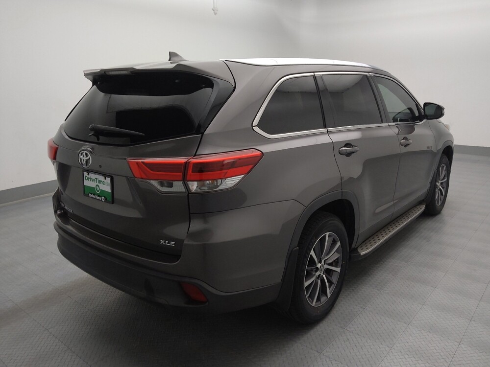 2019 Toyota Highlander in St. Louis, MO 63136 - 18139321 9