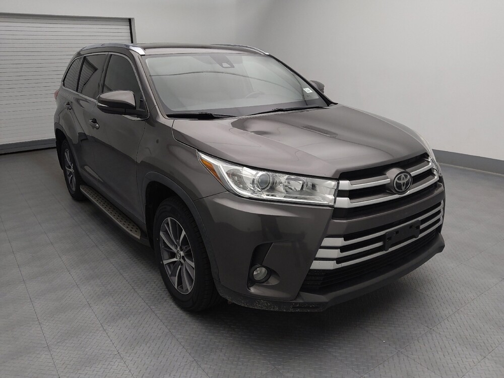 2019 Toyota Highlander in St. Louis, MO 63136 - 18139321 13