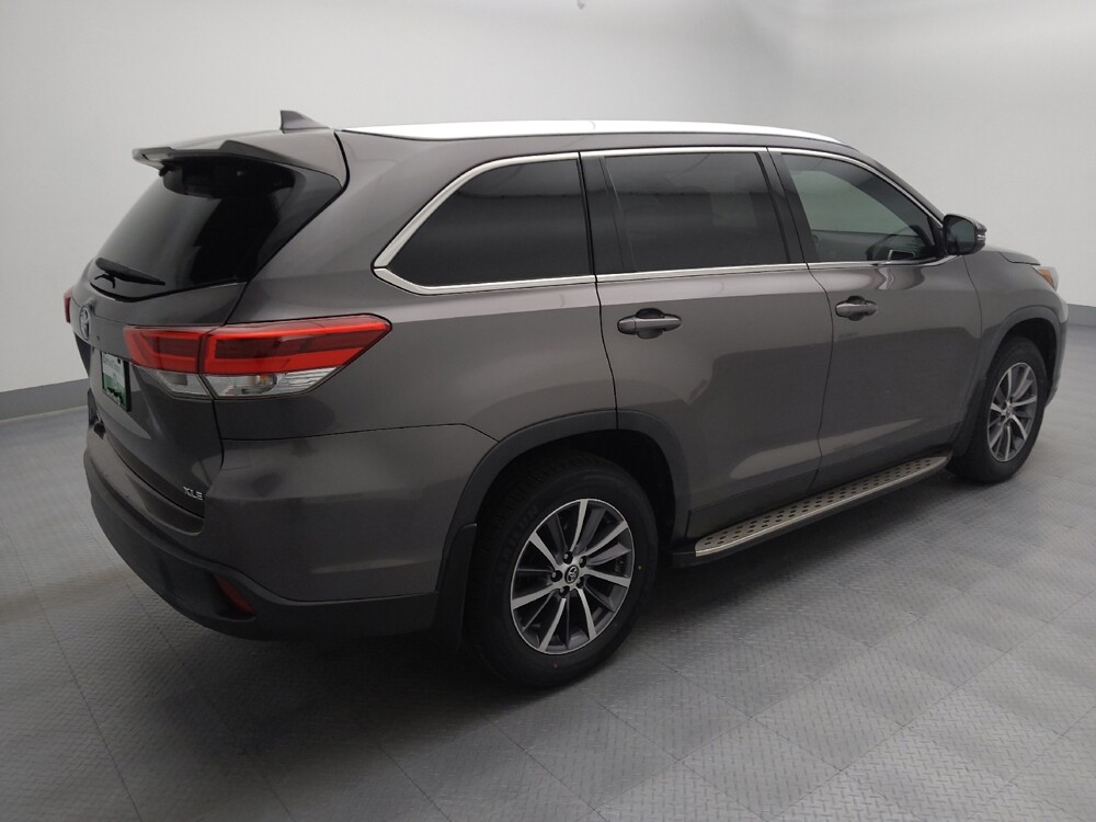 2019 Toyota Highlander in St. Louis, MO 63136 - 18139321 10