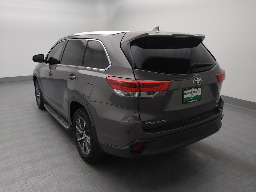 2019 Toyota Highlander in St. Louis, MO 63136 - 18139321 5