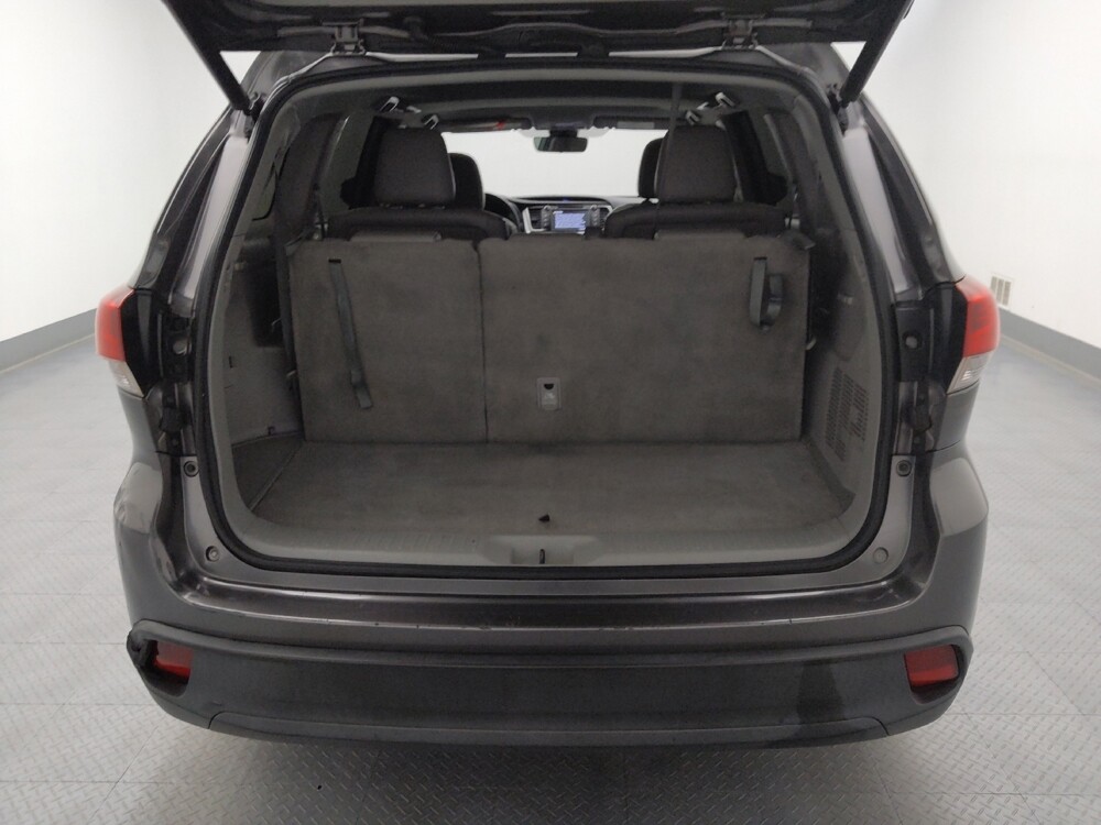 2019 Toyota Highlander in St. Louis, MO 63136 - 18139321 29