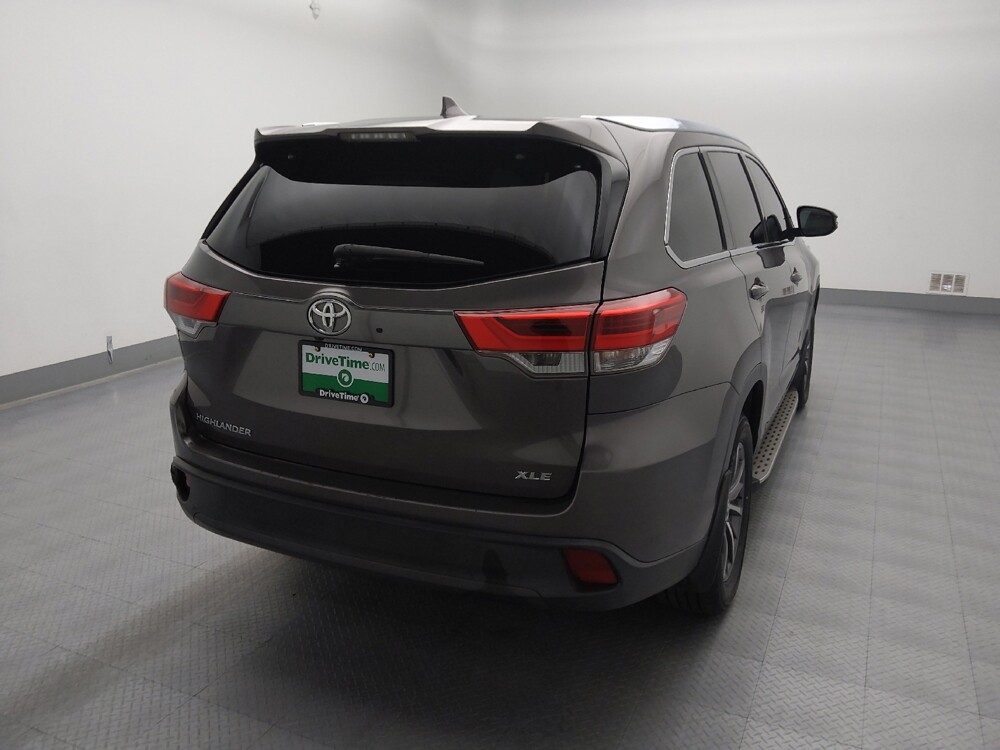 2019 Toyota Highlander in St. Louis, MO 63136 - 18139321 7