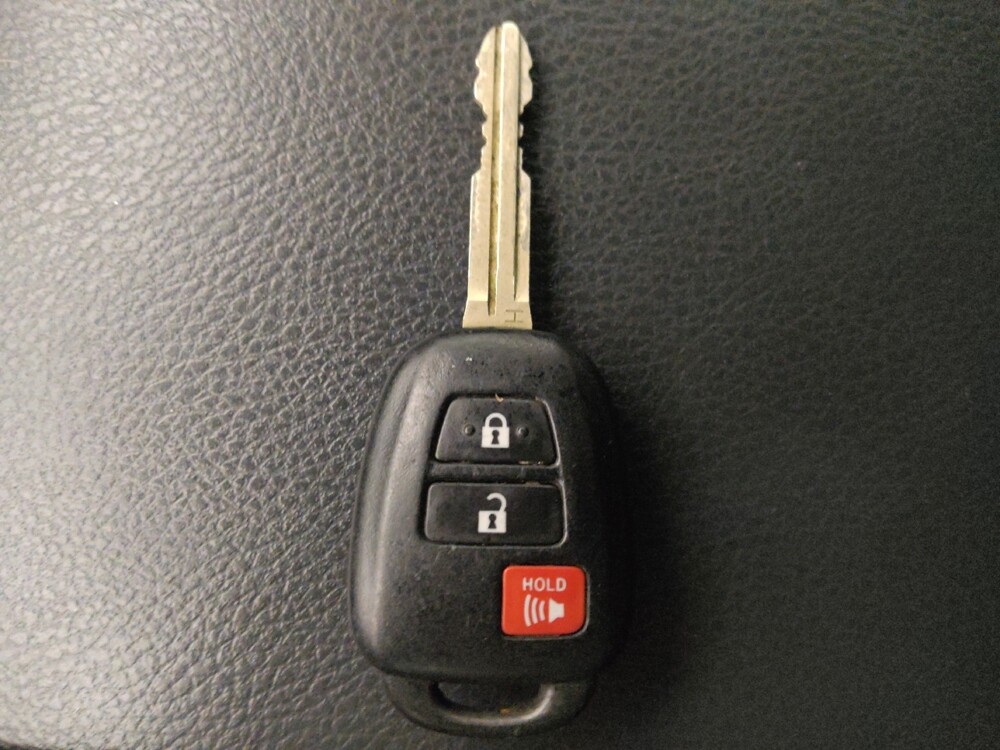 2019 Toyota Highlander in Houston, TX 77074 - 18139326 32
