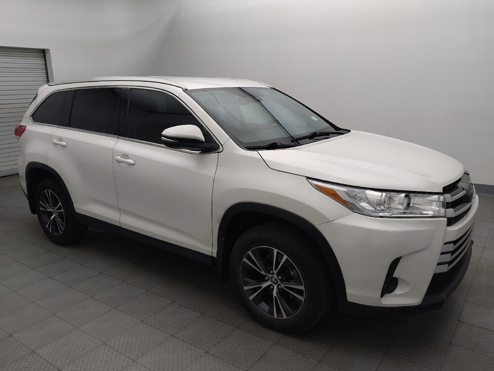 2019 Toyota Highlander in Houston, TX 77074 - 18139326 11