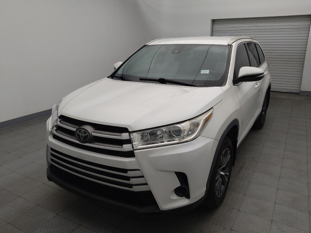 2019 Toyota Highlander in Houston, TX 77074 - 18139326 15