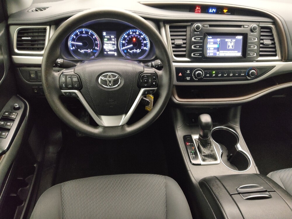 2019 Toyota Highlander in Houston, TX 77074 - 18139326 22