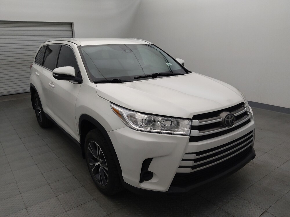 2019 Toyota Highlander in Houston, TX 77074 - 18139326 13