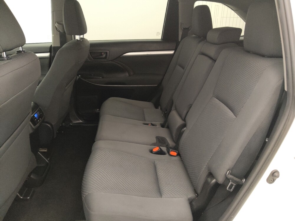2019 Toyota Highlander in Houston, TX 77074 - 18139326 18