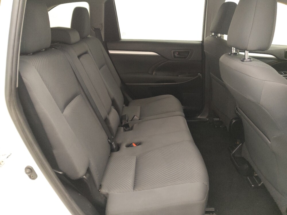 2019 Toyota Highlander in Houston, TX 77074 - 18139326 19