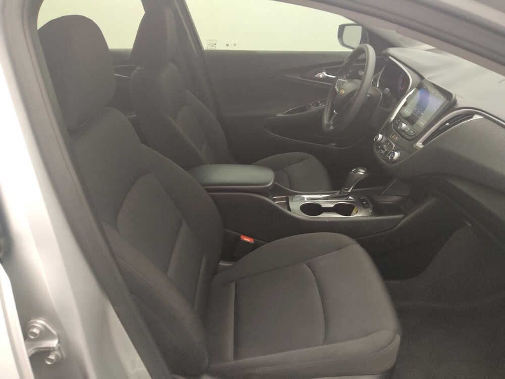 2020 Chevrolet Malibu in Houston, TX 77060 - 18139350 21