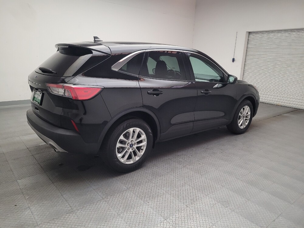2022 Ford Escape in Downey, CA 90241 - 18139353 10