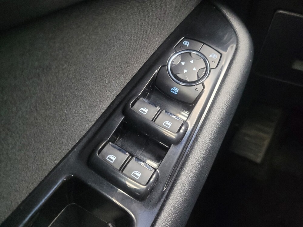 2017 Ford Edge in Indianapolis, IN 46222 - 18139356 27