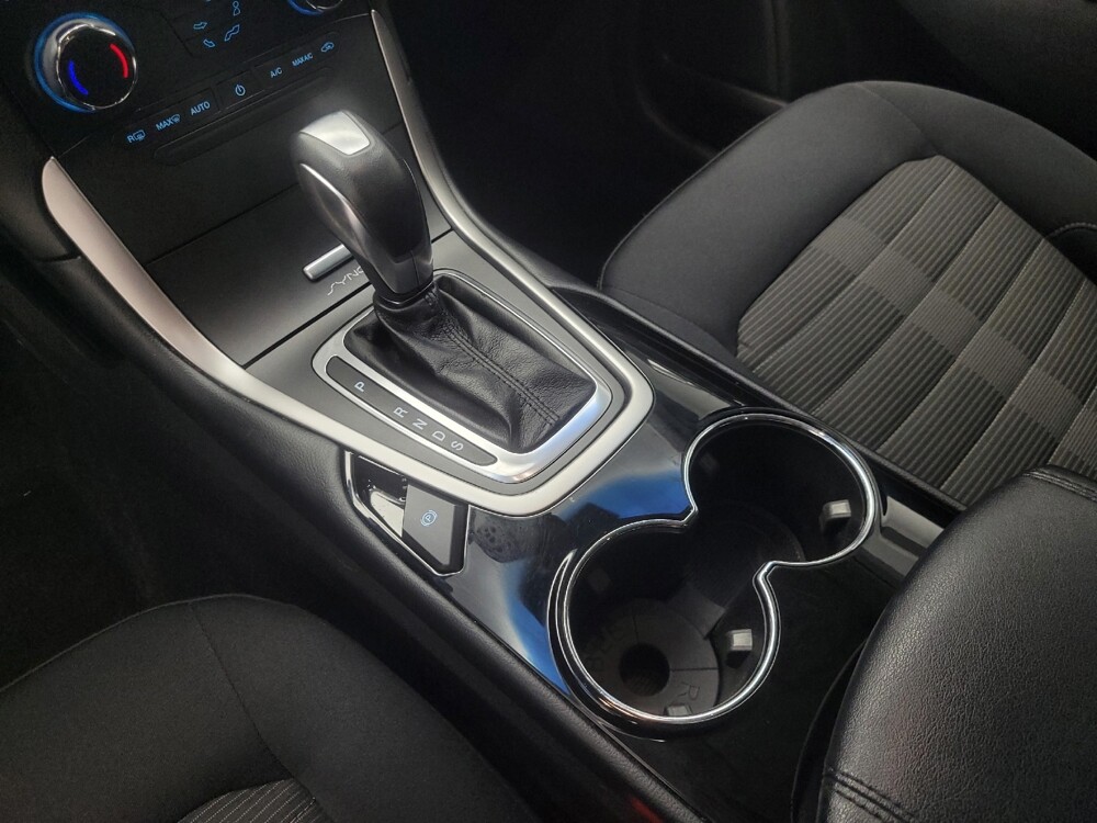 2017 Ford Edge in Indianapolis, IN 46222 - 18139356 26