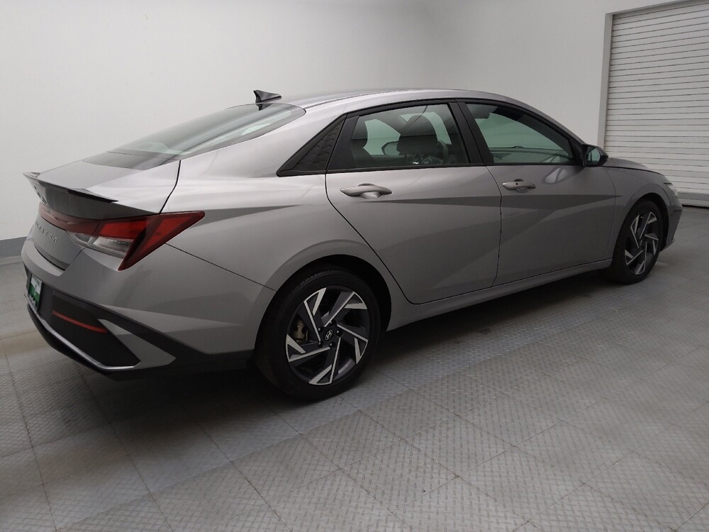 2025 Hyundai Elantra in Lakewood, CO 80215 - 18139373 10