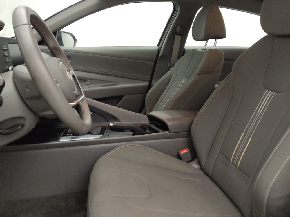 2025 Hyundai Elantra in Lakewood, CO 80215 - 18139373 17