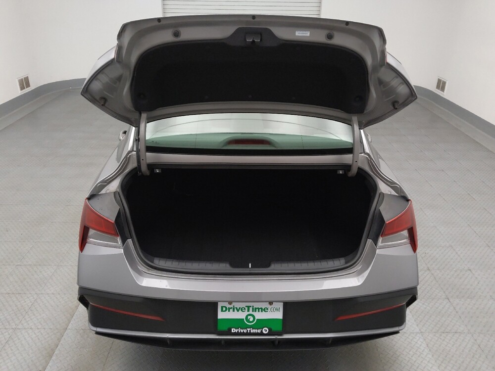 2025 Hyundai Elantra in Lakewood, CO 80215 - 18139373 29