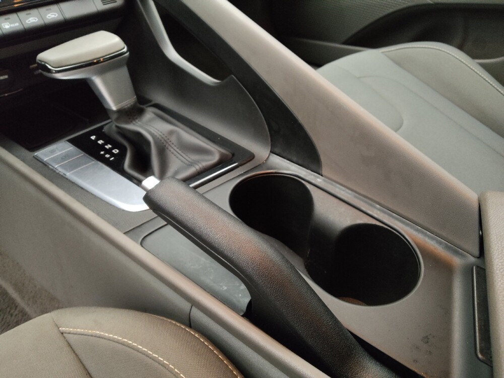 2025 Hyundai Elantra in Lakewood, CO 80215 - 18139373 26