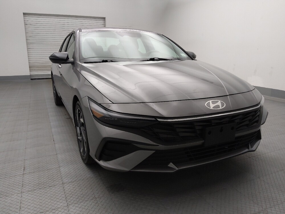 2025 Hyundai Elantra in Lakewood, CO 80215 - 18139373 14
