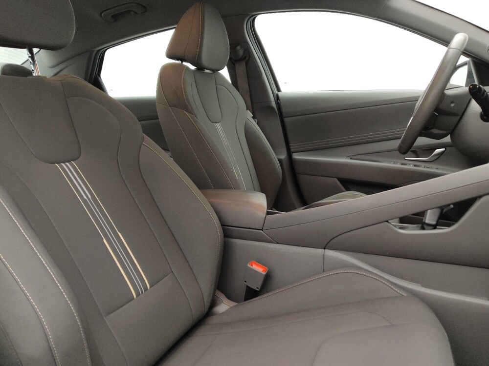 2025 Hyundai Elantra in Lakewood, CO 80215 - 18139373 21