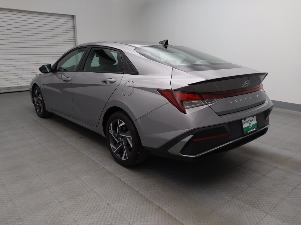 2025 Hyundai Elantra in Lakewood, CO 80215 - 18139373 5