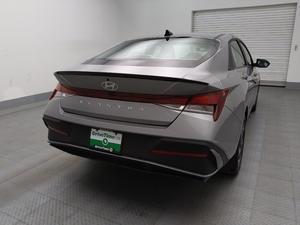 2025 Hyundai Elantra in Lakewood, CO 80215 - 18139373 7