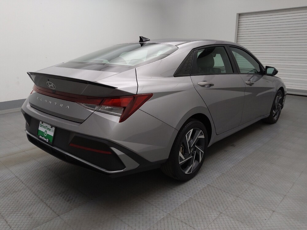 2025 Hyundai Elantra in Lakewood, CO 80215 - 18139373 9