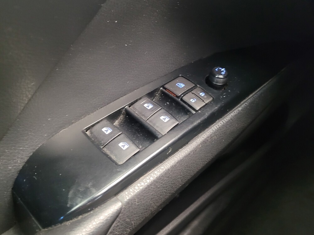 2019 Toyota Camry in Fairfield, OH 45014 - 18139375 27