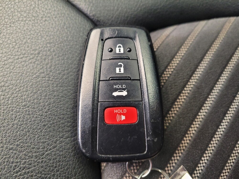 2019 Toyota Camry in Fairfield, OH 45014 - 18139375 32
