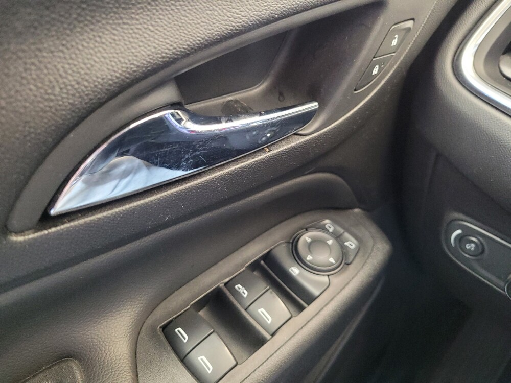 2020 Chevrolet Equinox in Fairfield, OH 45014 - 18139376 27