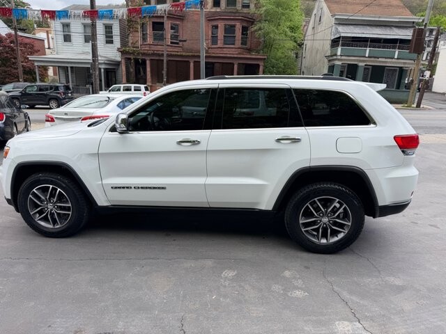 2017 Jeep Grand Cherokee in Pottsville, PA 17901 - 18139394 4