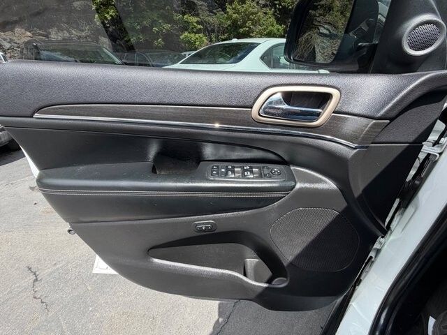 2017 Jeep Grand Cherokee in Pottsville, PA 17901 - 18139394 19