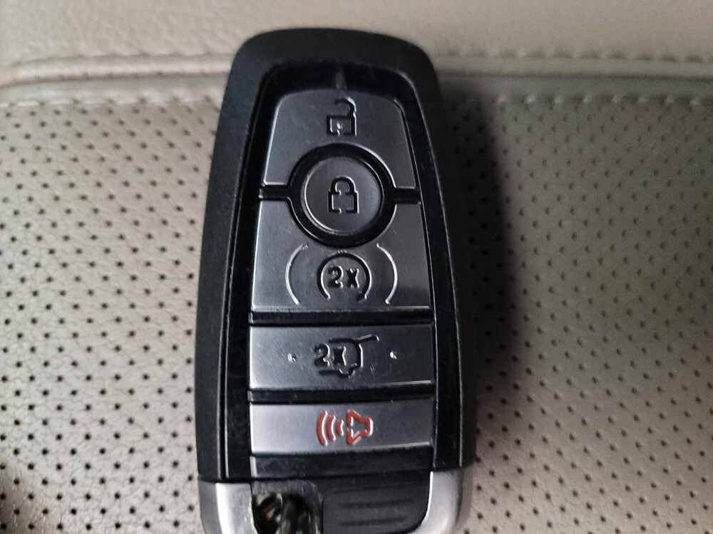 2021 Ford Expedition Max in Riverside, CA 92504 - 18139422 32
