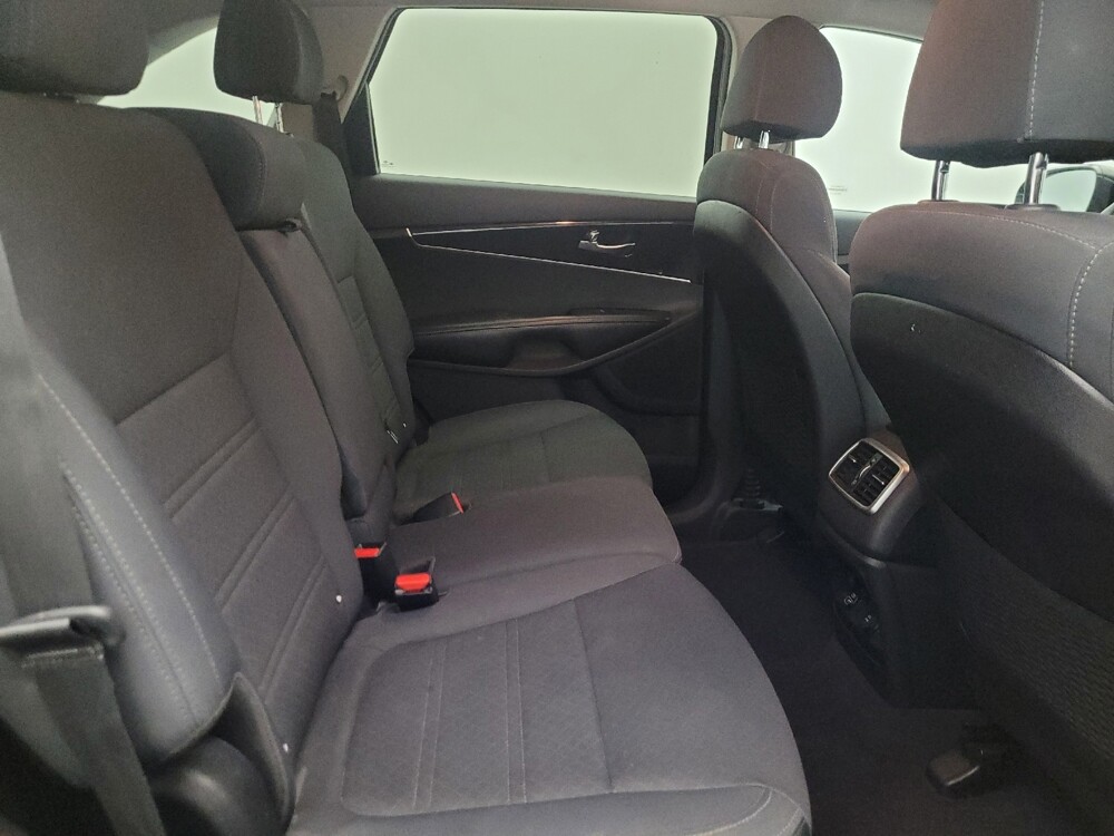 2018 Kia Sorento in Glendale, AZ 85301 - 18139476 19