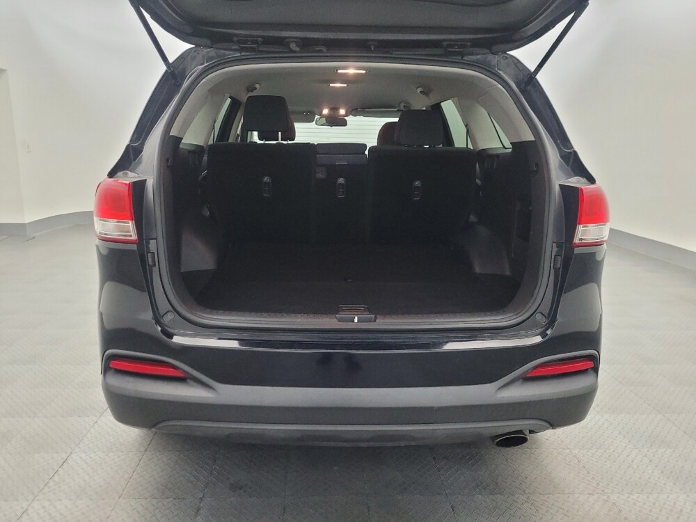 2018 Kia Sorento in Glendale, AZ 85301 - 18139476 29