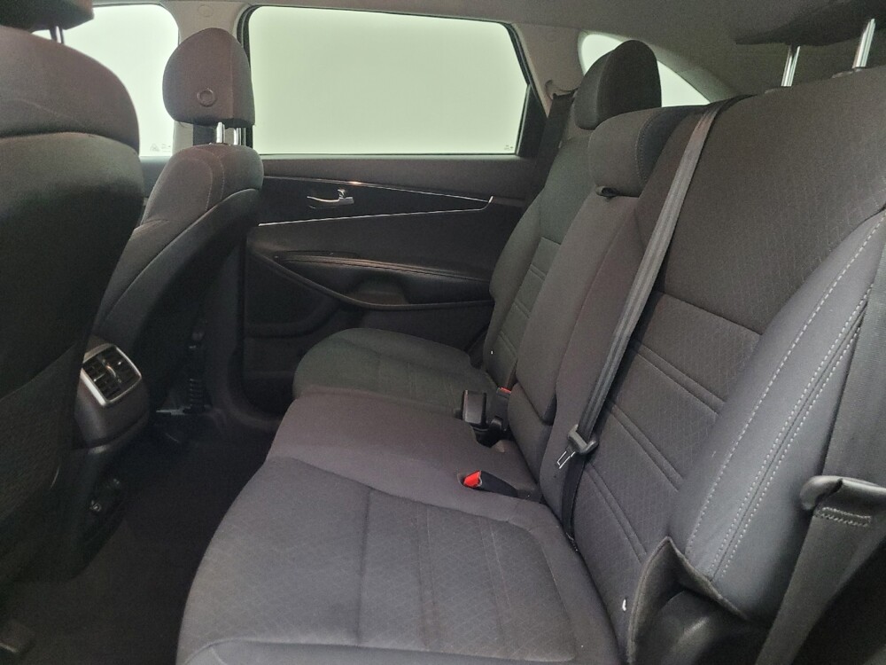 2018 Kia Sorento in Glendale, AZ 85301 - 18139476 18