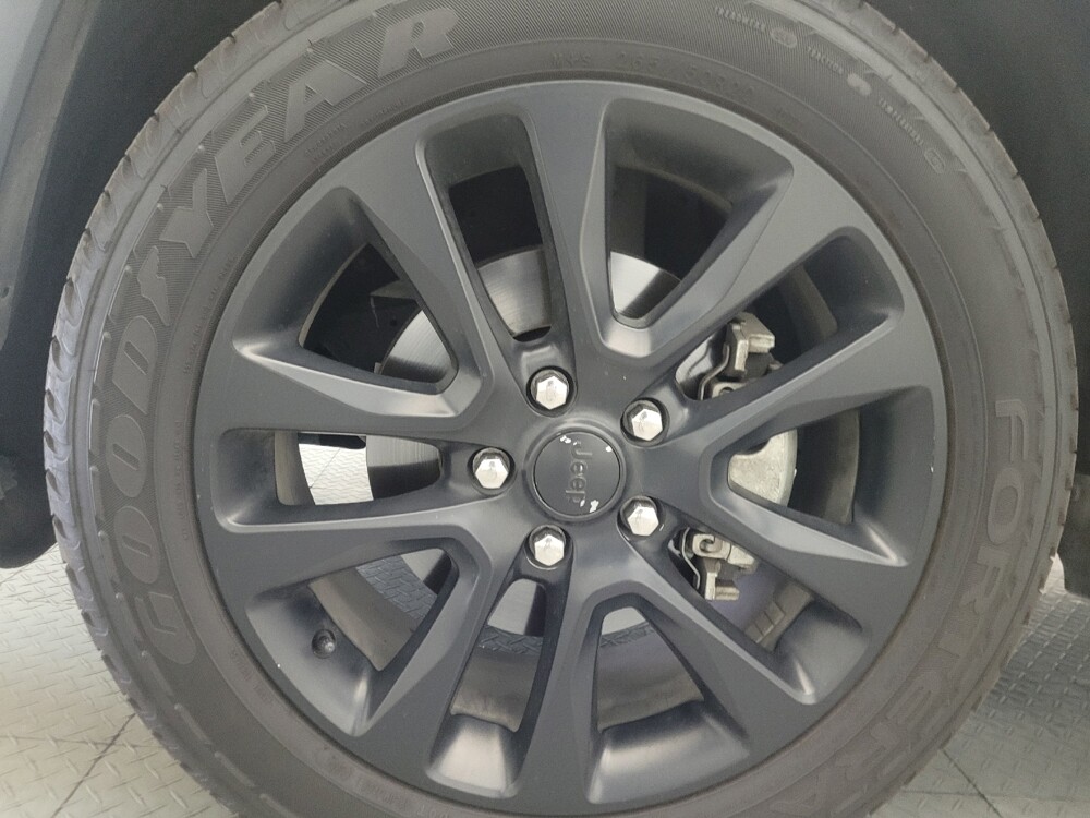 2017 Jeep Grand Cherokee in Glendale, AZ 85301 - 18139478 31