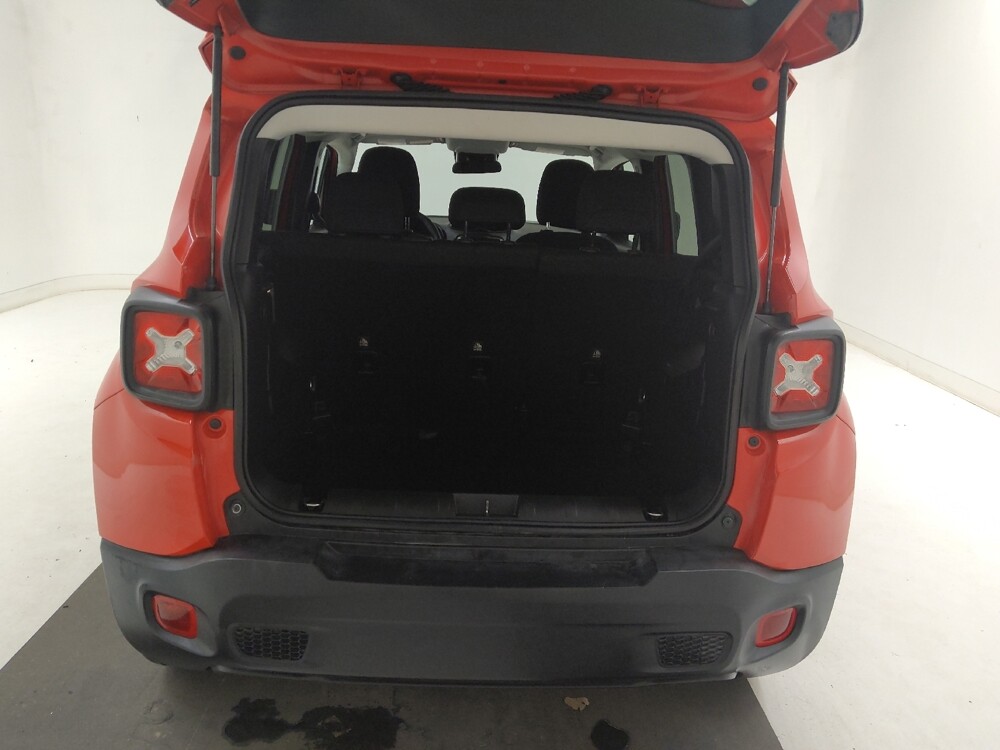 2021 Jeep Renegade in St. Louis, MO 63136 - 18139512 29