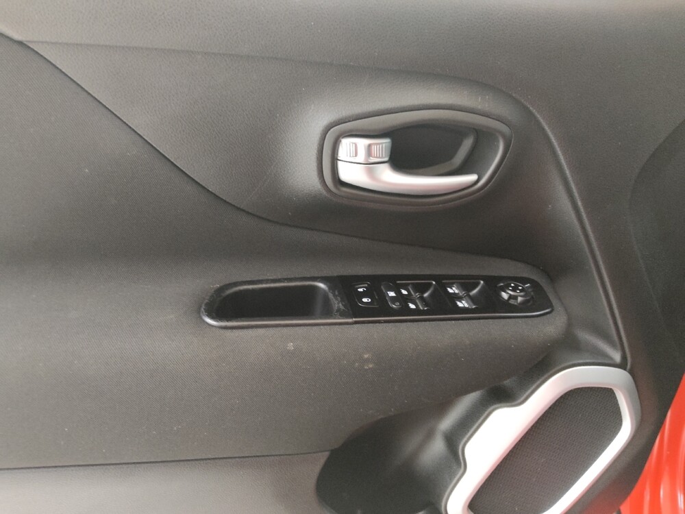 2021 Jeep Renegade in St. Louis, MO 63136 - 18139512 27